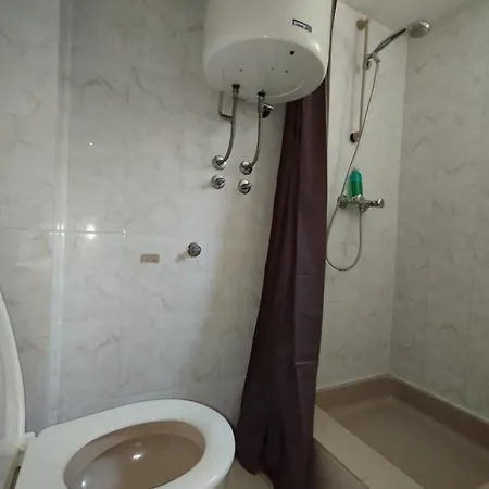 Vendula, 60 Metru Od *