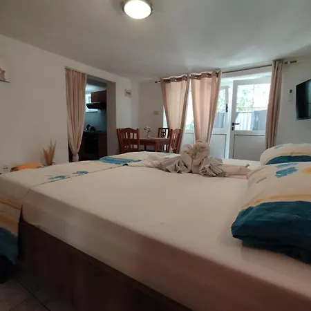 Vendula, 60 Metru Od