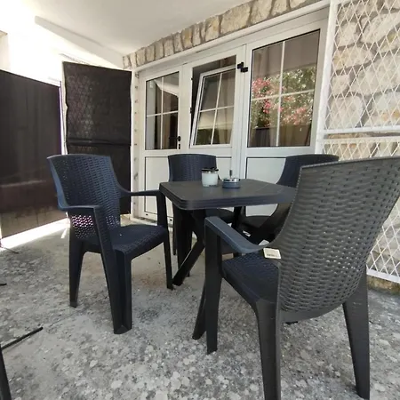 Vendula, 60 Metru Od 아파트 *