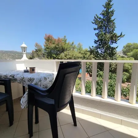 Apartman Vendula, 60 Metru Od Rogoznica