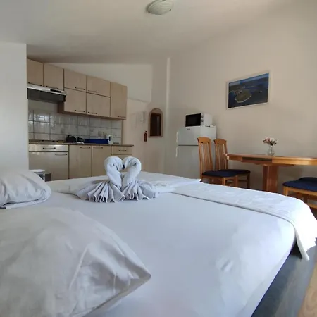 Vendula, 60 Metru Od 아파트 *