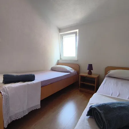 Vendula, 60 Metru Od Apartman Rogoznica
