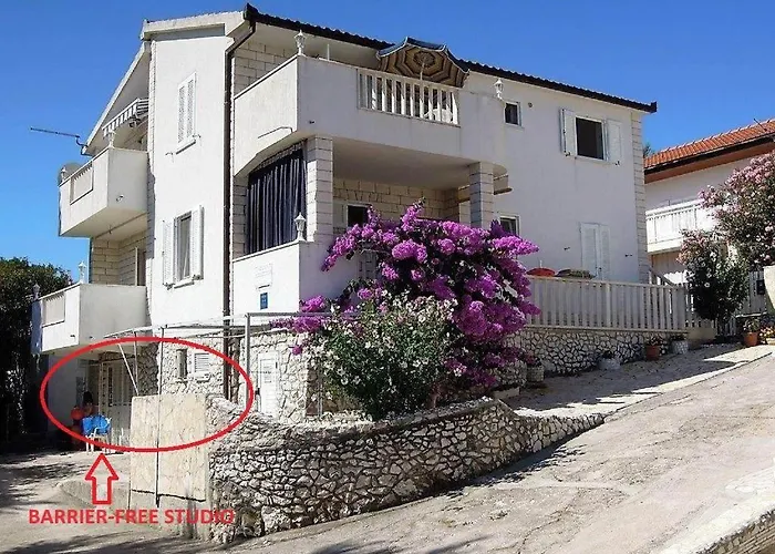 Vendula, 60 Metru Od Apartament Rogoznica (Sibenik-Knin)