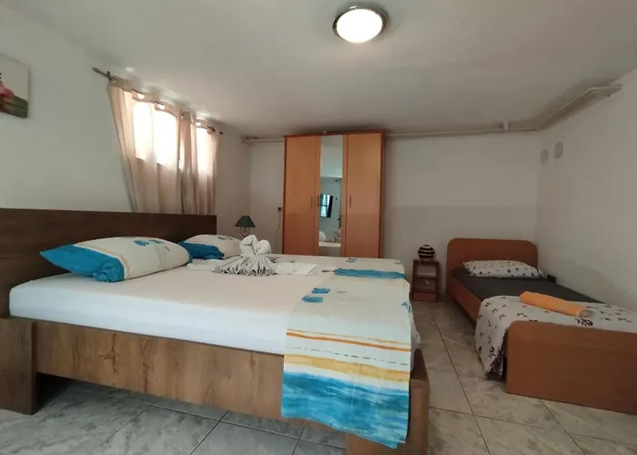 Vendula, 60 Metru Od Apartament Rogoznica (Sibenik-Knin)
