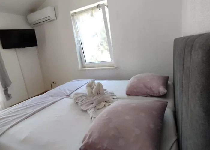 Vendula, 60 Metru Od Appartement Rogoznica (Sibenik-Knin)