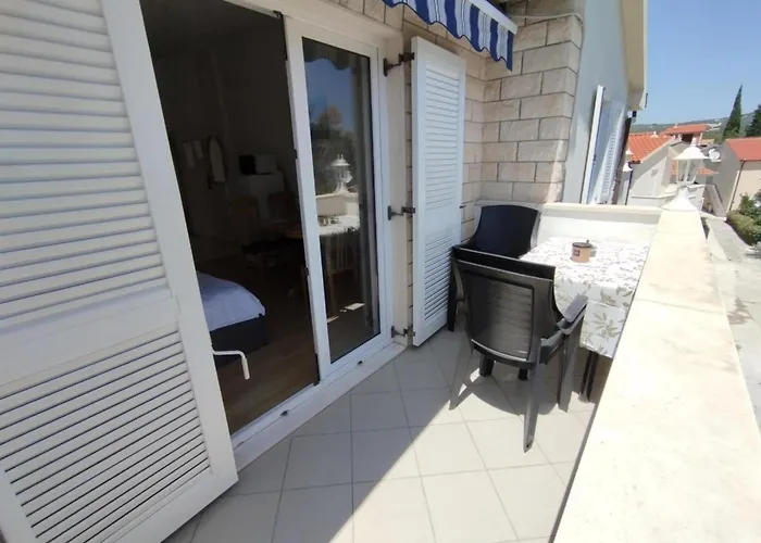 Vendula, 60 Metru Od Rogoznica (Sibenik-Knin)