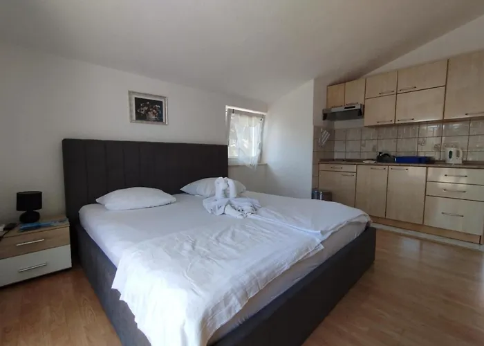 Vendula, 60 Metru Od Appartement