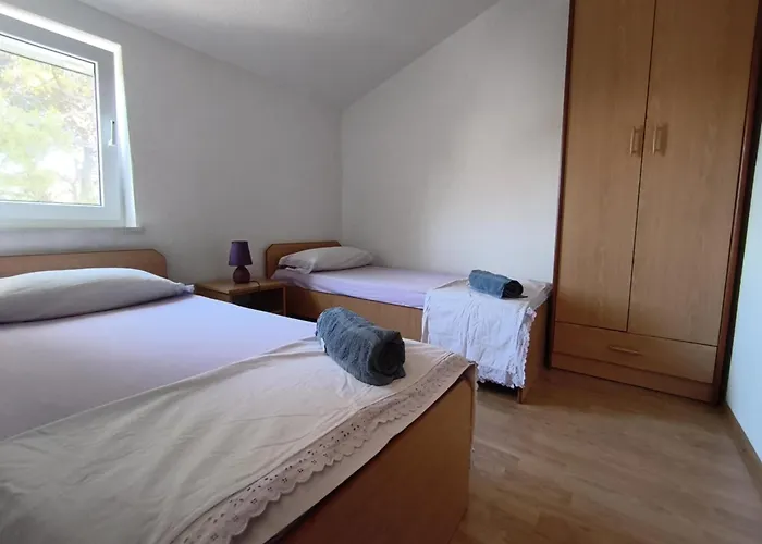 Vendula, 60 Metru Od Rogoznica (Sibenik-Knin)