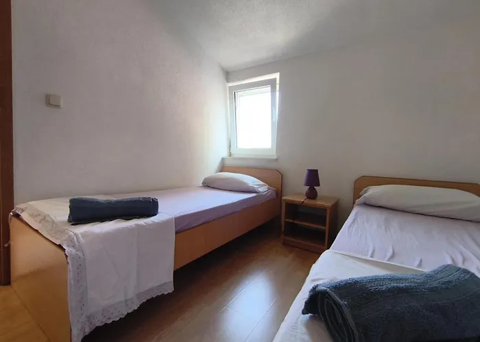 Vendula, 60 Metru Od Appartement Rogoznica (Sibenik-Knin)